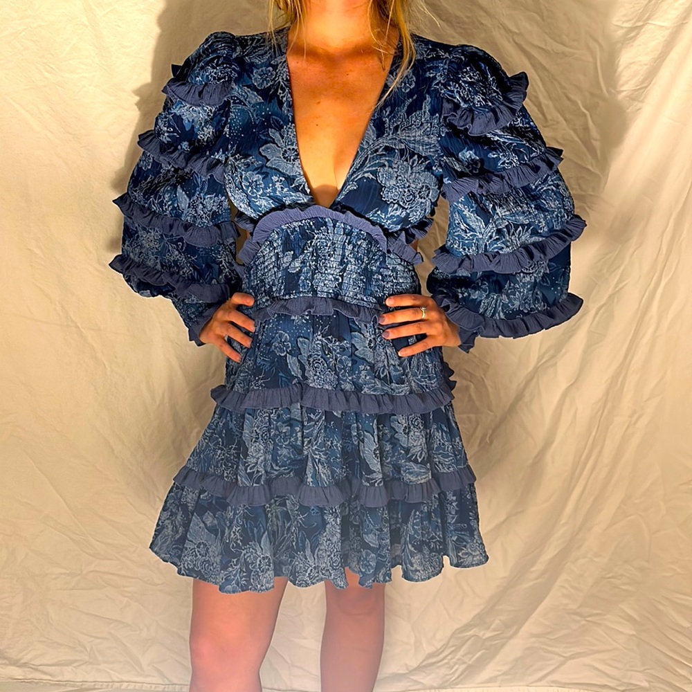 Elliatt Alvernia Ruffle Long Sleeve minidress in Navy